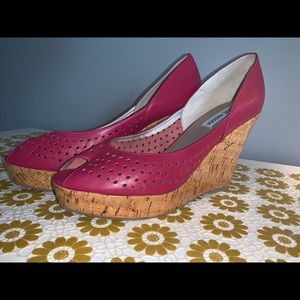 Magenta wedges